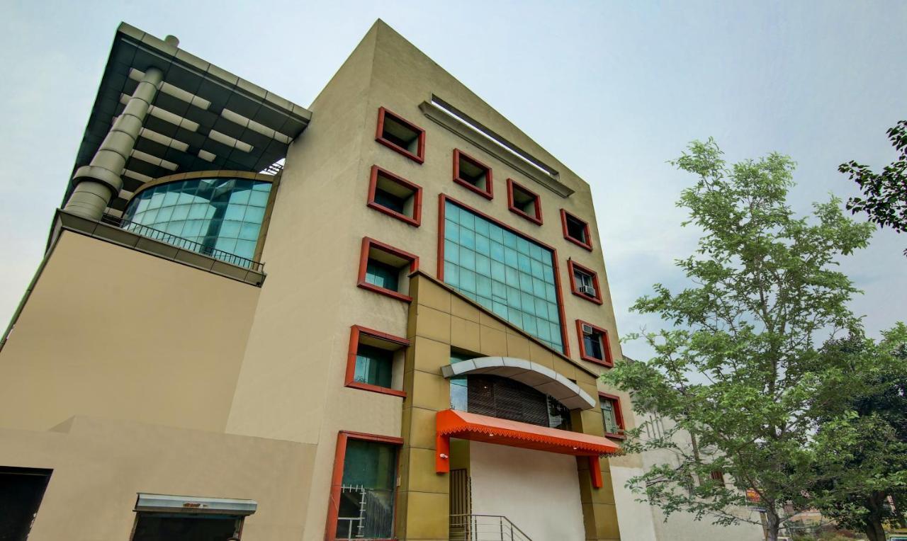 Itsy Hotels Oasis Inn Jalandhar Exterior foto